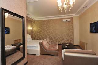 Гостиница Рест Хаус Волгоград Улучшенный двухместный номер с 1 кроватью-6